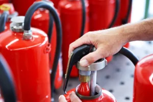 Recarga de extintor de incêndio: Quando e onde recarregar?